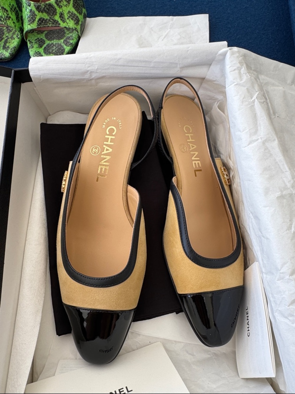 CHANEL Beige and Black Cap-Toe Slingback Mules - Picture 4 of 5